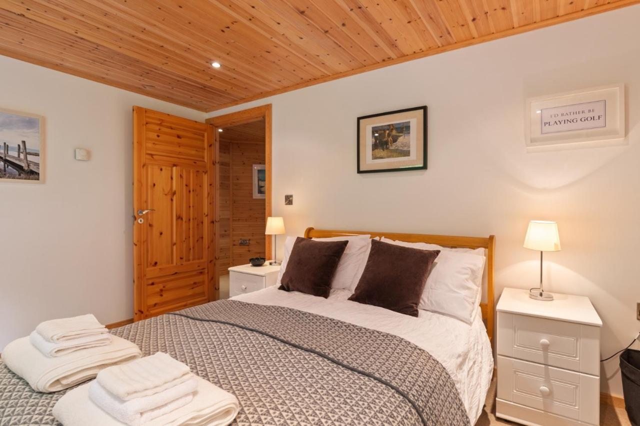 Lodge 5 Longbury - Luxury Lodge, Golf Course Views, Restaurant And Spa Facilites Penally 외부 사진
